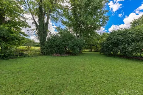 Exterior - 776 Lovetta Dr, Kettering, OH 45429 photo 4 of 7