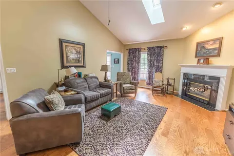 Living - 2664 Vienna Estates Dr, Centerville, OH 45459 photo 1 of 1