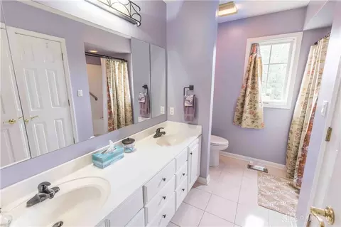 Bath - 2664 Vienna Estates Dr, Centerville, OH 45459 photo 2 of 2