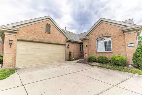 2664 Vienna Estates Dr, Centerville, OH 45459