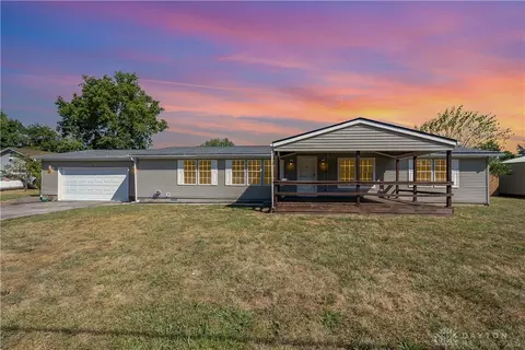 8384 Corlee Ln, Middletown, OH 45042