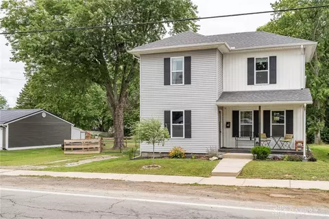 28 W High St, Jeffersonville, OH 43128