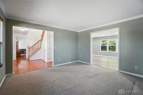Living - 352 Sentinel Oak Dr, Centerville, OH 45458 photo 3 of 11