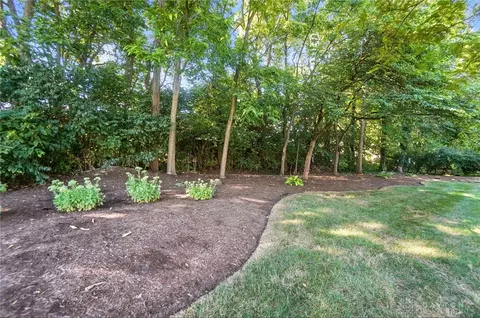 Exterior - 352 Sentinel Oak Dr, Centerville, OH 45458 photo 6 of 16