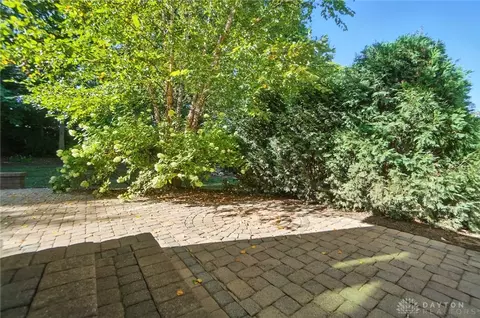 Exterior - 352 Sentinel Oak Dr, Centerville, OH 45458 photo 13 of 16