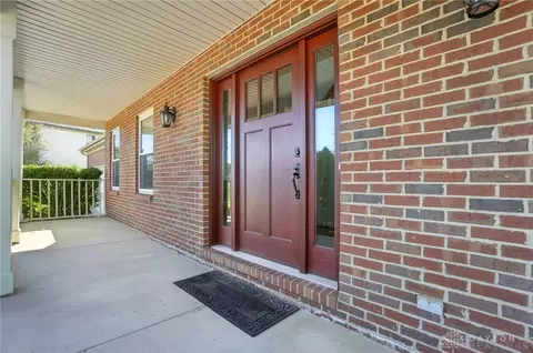 Exterior - 352 Sentinel Oak Dr, Centerville, OH 45458 photo 4 of 16