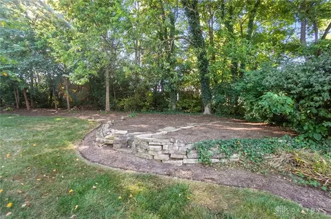 Exterior - 352 Sentinel Oak Dr, Centerville, OH 45458 photo 15 of 16