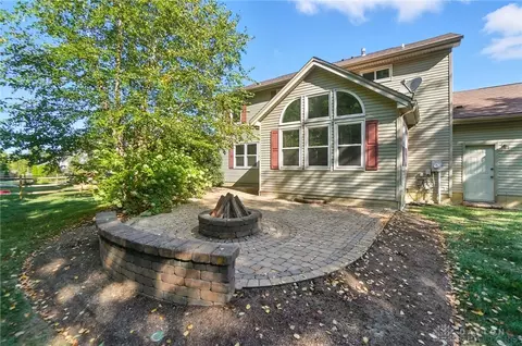 Exterior - 352 Sentinel Oak Dr, Centerville, OH 45458 photo 8 of 16