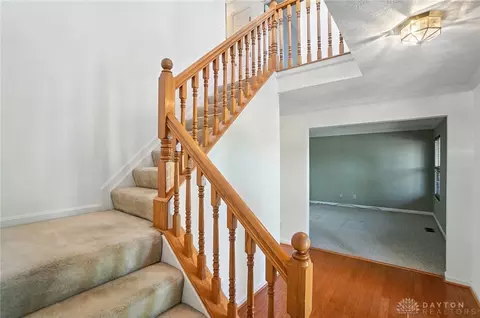 Entry Way - 352 Sentinel Oak Dr, Centerville, OH 45458 photo 2 of 6