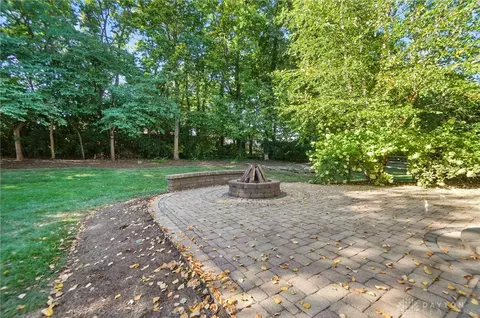 Exterior - 352 Sentinel Oak Dr, Centerville, OH 45458 photo 10 of 16