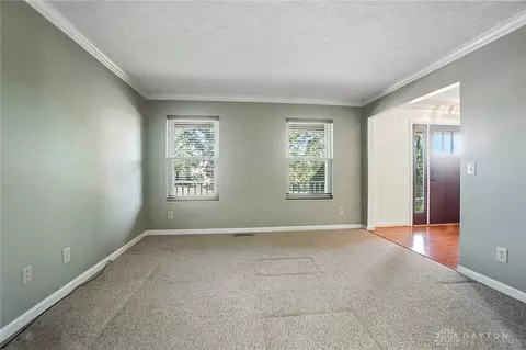 Living - 352 Sentinel Oak Dr, Centerville, OH 45458 photo 1 of 11