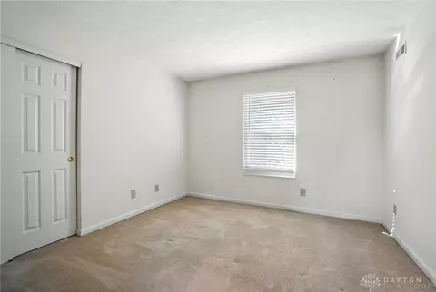 Bedroom - 352 Sentinel Oak Dr, Centerville, OH 45458 photo 8 of 12
