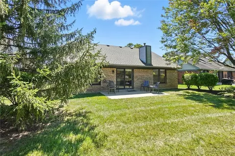 Exterior - 4964 Field Point Ct, Dayton, OH 45440 photo 4 of 6