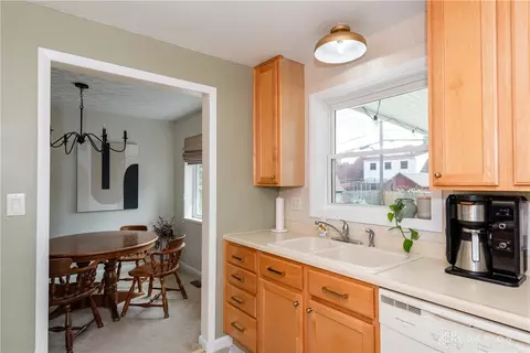 Kitchen - 1040 Kenosha Rd, Dayton, OH 45429 photo 3 of 4