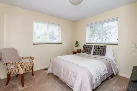 Bedroom - 1040 Kenosha Rd, Dayton, OH 45429 photo 1 of 4