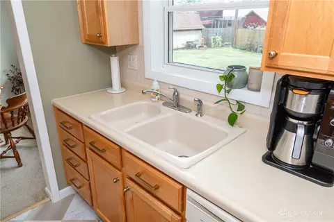 Kitchen - 1040 Kenosha Rd, Dayton, OH 45429 photo 4 of 4