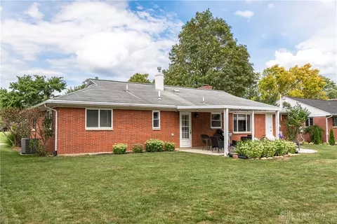 Exterior - 1040 Kenosha Rd, Dayton, OH 45429 photo 4 of 5