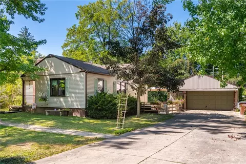 717 Woodlawn Ave, Englewood, OH 45322