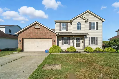 809 Ginger Ridge Dr, Trenton, OH 45067