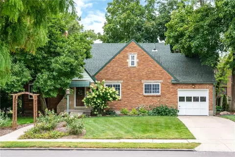 102 Chatham Dr, Dayton, OH 45429