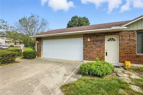 6940 Bejay Dr, Tipp City, OH 45371