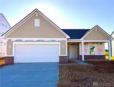 1207 N Scott St, New Carlisle, OH 45344