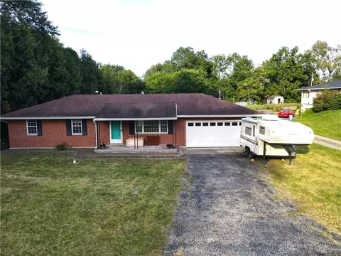1290 Red Oaks Cir, Springfield, OH 45506