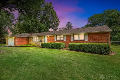 5052 Dobbs Dr, Centerville, OH 45440