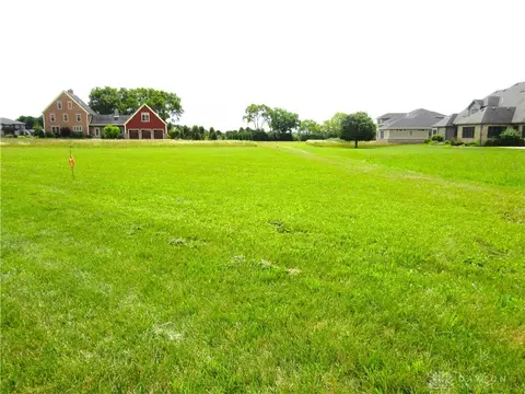 385 Secretariat Dr, Springfield, OH 45503
