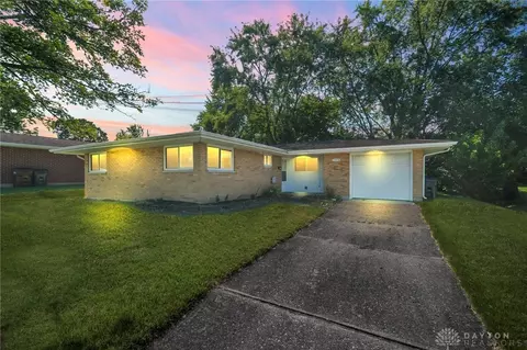1373 Maplegrove Dr, Fairborn, OH 45324