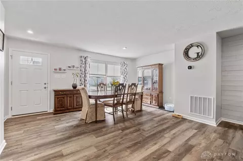 Dining - 172 Skyway Dr, Springfield, OH 45505 photo 5 of 5