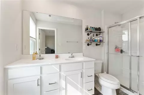Bath - 172 Skyway Dr, Springfield, OH 45505 photo 2 of 5