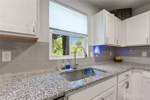Kitchen - 172 Skyway Dr, Springfield, OH 45505 photo 4 of 5