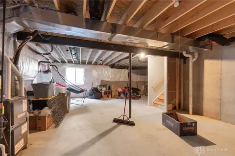 Entry Way - 172 Skyway Dr, Springfield, OH 45505 photo 6 of 7