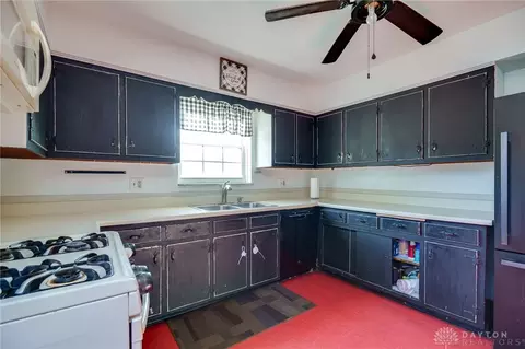 Kitchen - 308 Canterbury Dr, Springfield, OH 45503 photo 3 of 3