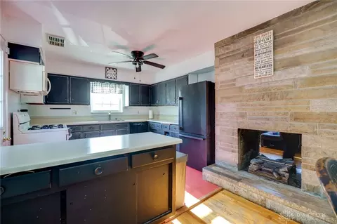 Kitchen - 308 Canterbury Dr, Springfield, OH 45503 photo 1 of 3
