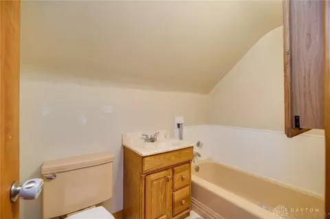 Bath - 308 Canterbury Dr, Springfield, OH 45503 photo 3 of 3