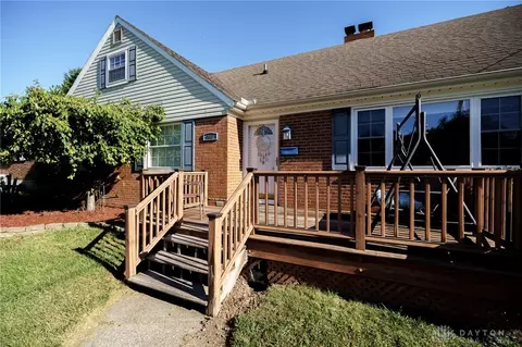 Exterior - 308 Canterbury Dr, Springfield, OH 45503 photo 5 of 7
