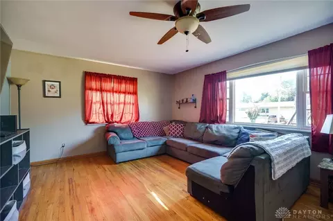 Living - 308 Canterbury Dr, Springfield, OH 45503 photo 1 of 2