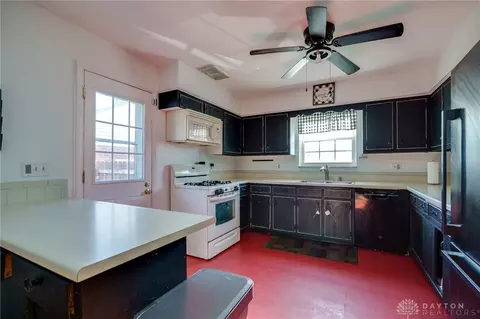 Kitchen - 308 Canterbury Dr, Springfield, OH 45503 photo 2 of 3