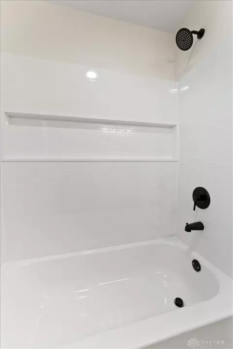 Bath - 4970 Troy Rd, Springfield, OH 45502 photo 3 of 3