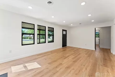 Living - 4970 Troy Rd, Springfield, OH 45502 photo 6 of 8