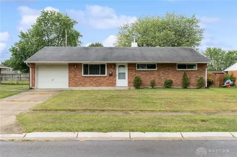 6153 Farmborough Dr, Huber Heights, OH 45424