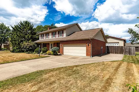 702 Heritage Dr, Trenton, OH 45067