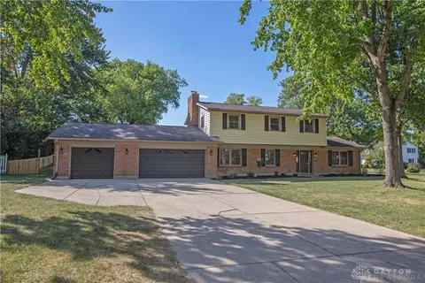 6401 Broken Arrow Pl, Washington Township, OH 45459