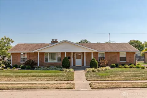 606 Hillcrest Dr, Fairborn, OH 45324