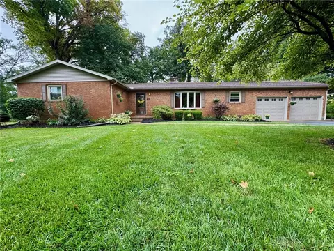 703 Dorchester Dr, Springfield, OH 45506 photo 2