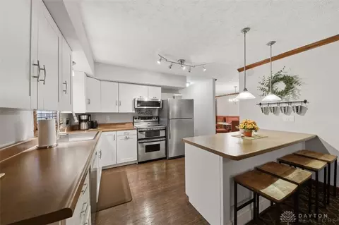 703 Dorchester Dr, Springfield, OH 45506 photo 9