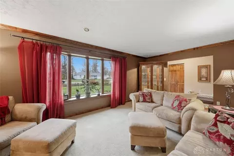 703 Dorchester Dr, Springfield, OH 45506 photo 8