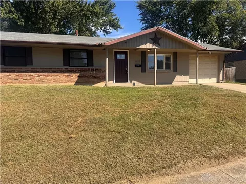 6717 Alter Rd, Dayton, OH 45424